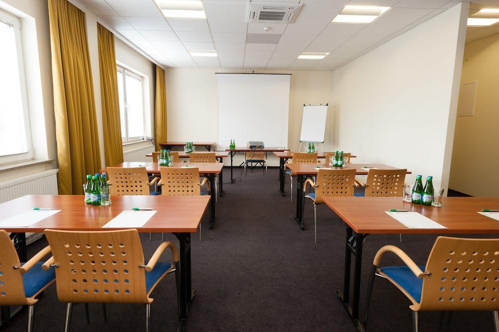Hotel Partner Βαρσοβία Εξωτερικό φωτογραφία